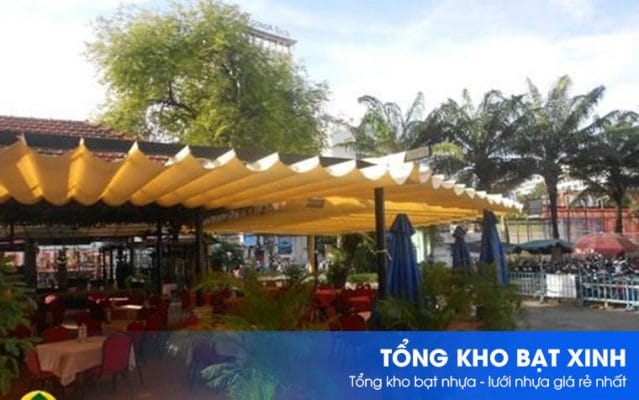Bạt mái xếp đẹp cho quán cà phê