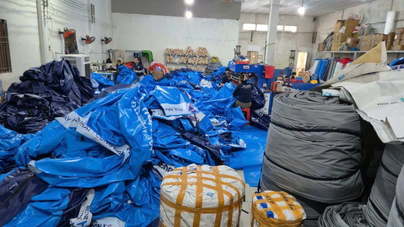 Xưởng May Ép Bạt Xếp Lượn Sóng
