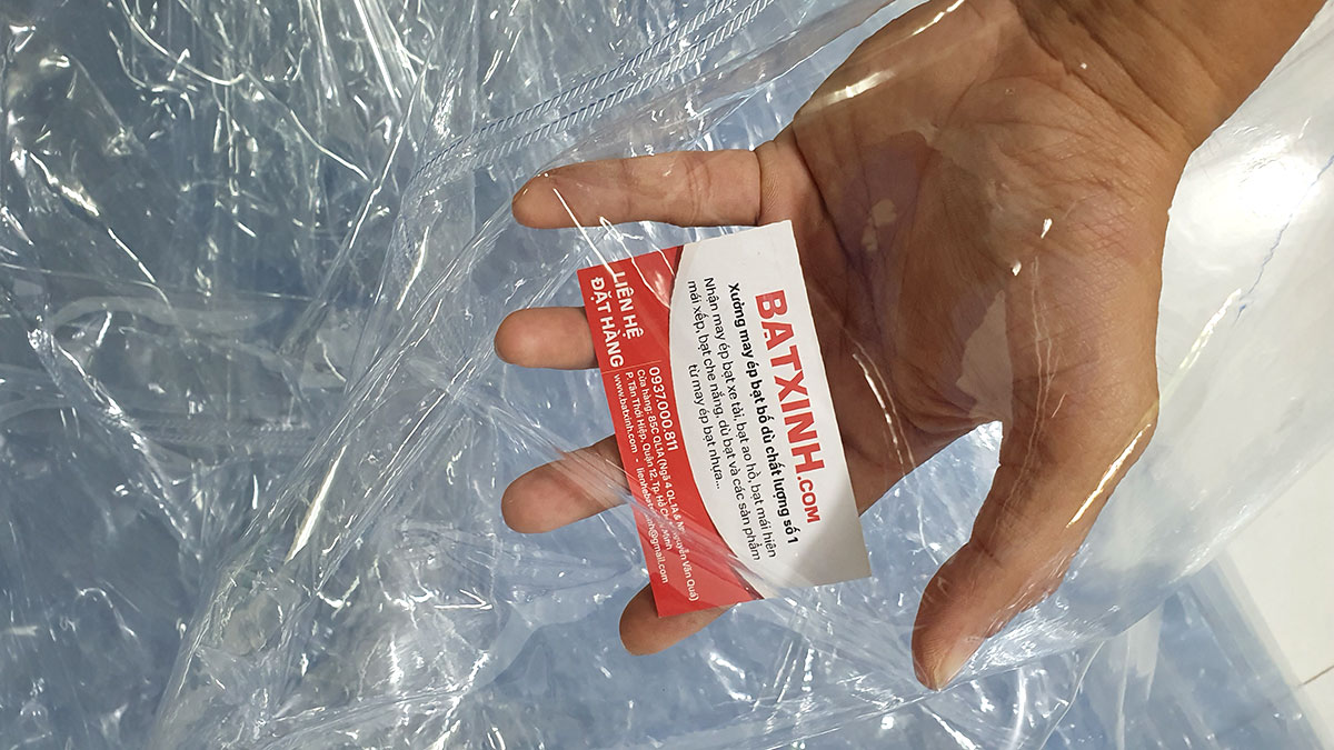 Bạt che mưa trong suốt