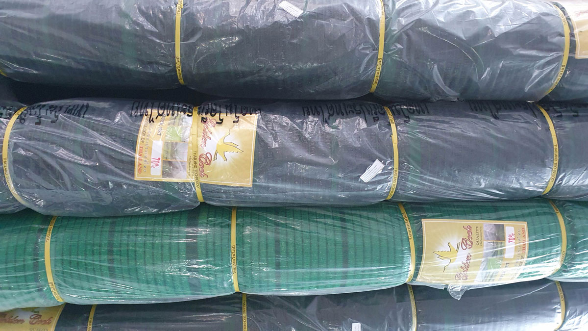 lưới đen và lưới xanh