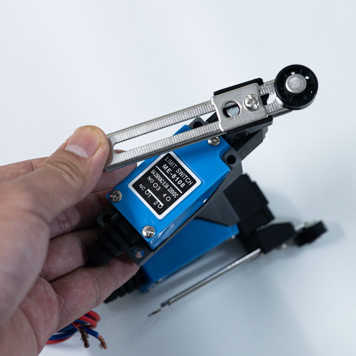 Rờ le ngoài cho motor ME8108