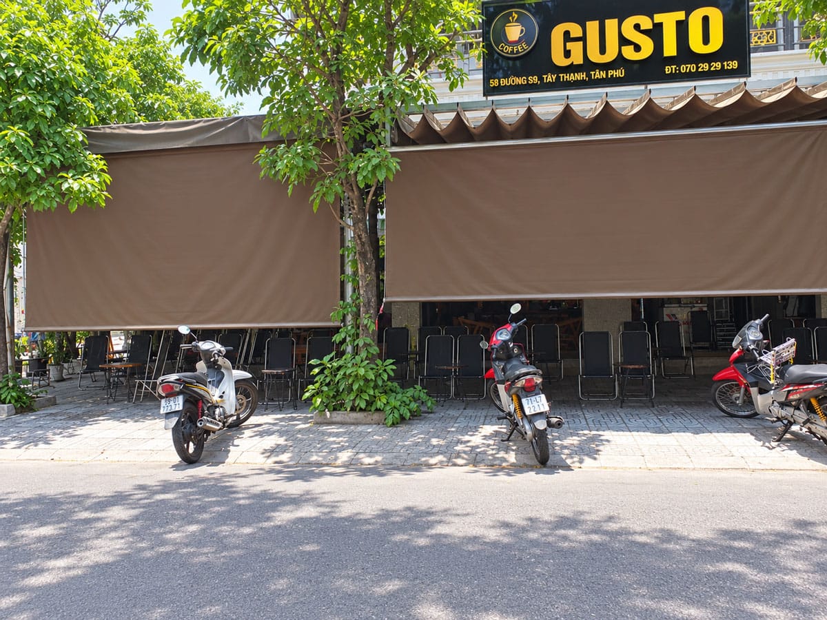 Bạt thả che nắng quán cà phê